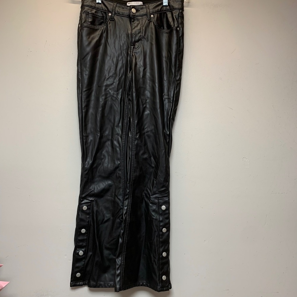 ASOS DESIGN Faux Leather Pants Women W28 L30 Black Excellent Snap Button Hem